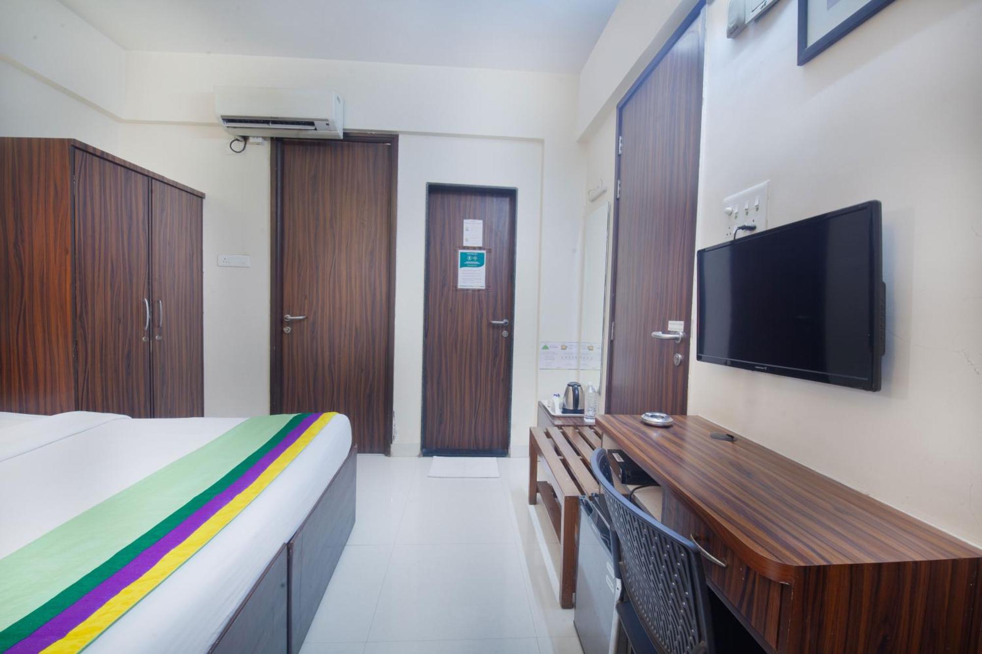 Treebo Park View Hadapsar Hotel Pune Exterior photo